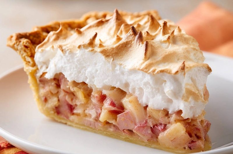 Classic Rhubarb Meringue Pie
