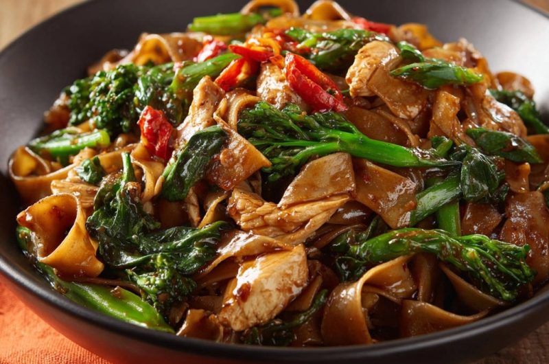 Stir-Fried Chicken Noodles