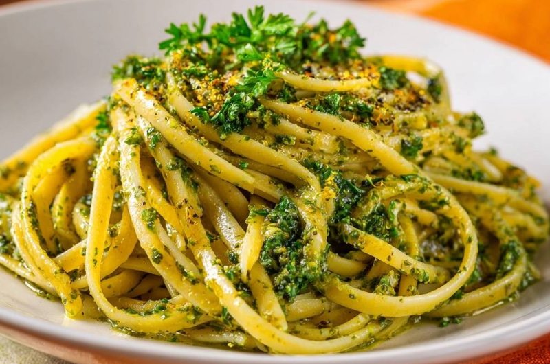 Silky Parsley Pesto Pasta
