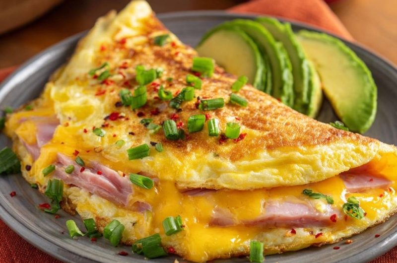 Cheesy Ham Chive Omelette
