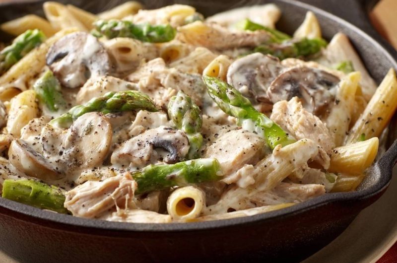 One-Pan Creamy Chicken Penne with Asparagus and Mushrooms