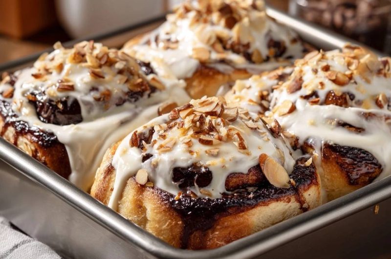 Gooey Almond Cinnamon Rolls